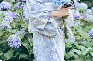 穿梭于时光中的美丽：ElyEE子的尼禄红旗袍摄影图片合集，细腻而迷人