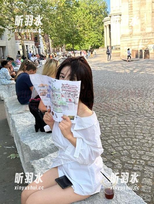 Feilin嗲囡囡 - 探索SiByl李思宁的裸足魅力，私拍图集带你走进她的世界