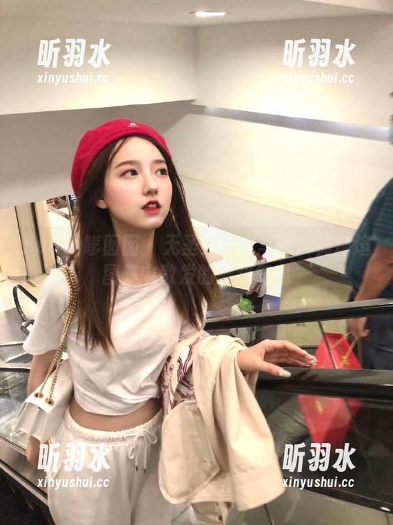 Feilin嗲囡囡 - 无圣光皮衣写真：林煊煊图集中散发的酷炫气息