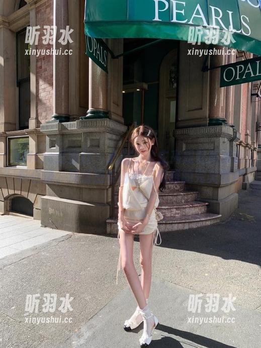 IMiss爱蜜社 - 心妍小公主高跟鞋高清摄影合集，尽情感受时尚与优雅的完美结合。