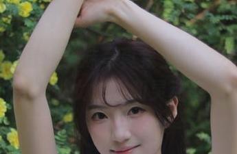 喵糖映画清纯学妹写真集上线，分享无尽的青春少女魅力和灵动气息！