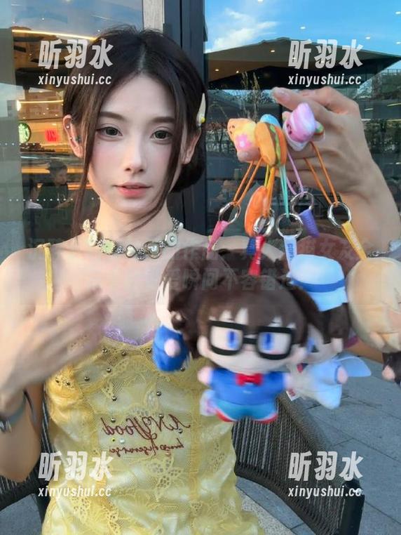 沉醉于喵糖映画的作品：真人猫猫女友全集中的可爱瞬间不容错过！