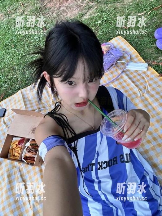 MiStar魅妍社 - 探索小尤奈的职业装风格：网盘写真合集等你来下载