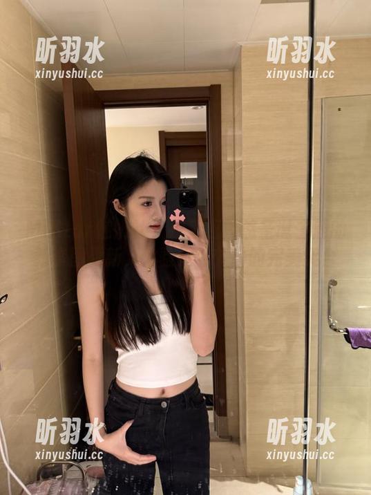 MiStar魅妍社 - 探索王婉悠圣诞主题的新套图更新，体验她与节日的完美契合