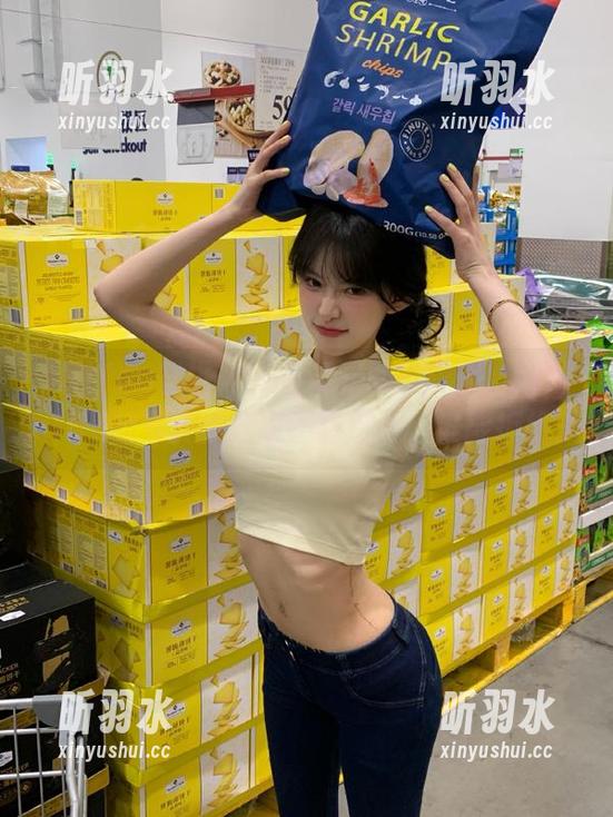 MiiTao蜜桃社 - 在裸足的世界里，琳琳ailin的写真集分享不羁魅力，谁能拒绝？