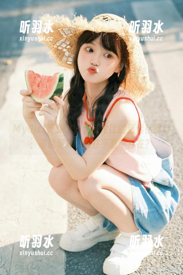 MyGirl美媛馆 - 无与伦比的张恬恬教室：谁说写真只能在平面中存在？