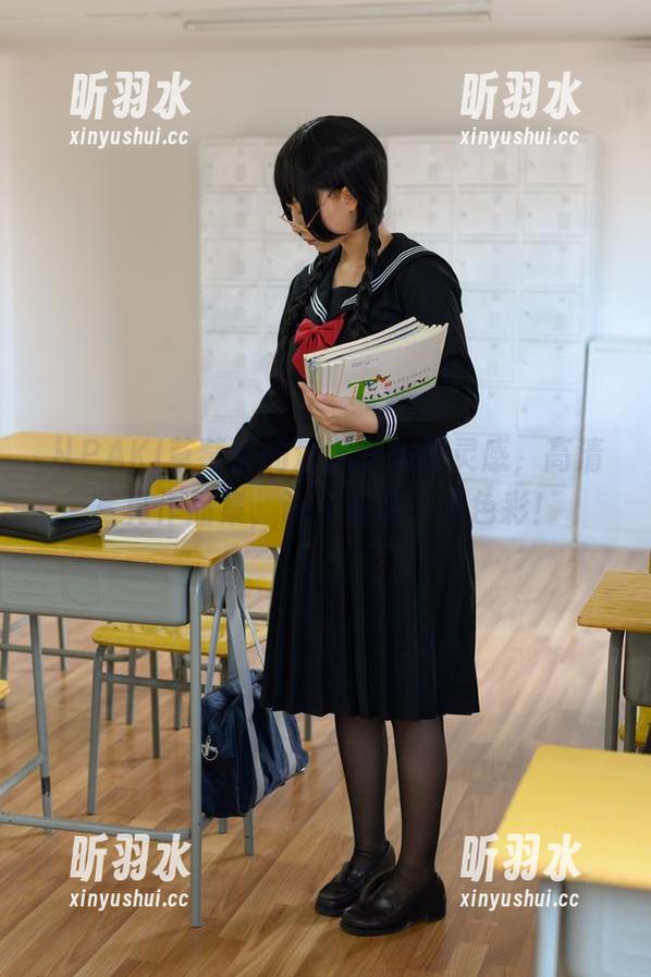 从PAKI草莓酱的浮沉中汲取灵感，高清写真作品集，让生活多一点色彩！