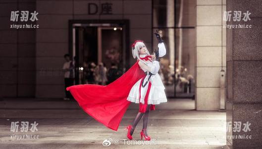 在温暖阳光下，Tomoyo酱校园写真作品传递出生活的诗意