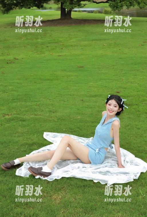 TouTiao头条女神 - 图集直击：张梓柔让职业装不再严肃，笑点满分！