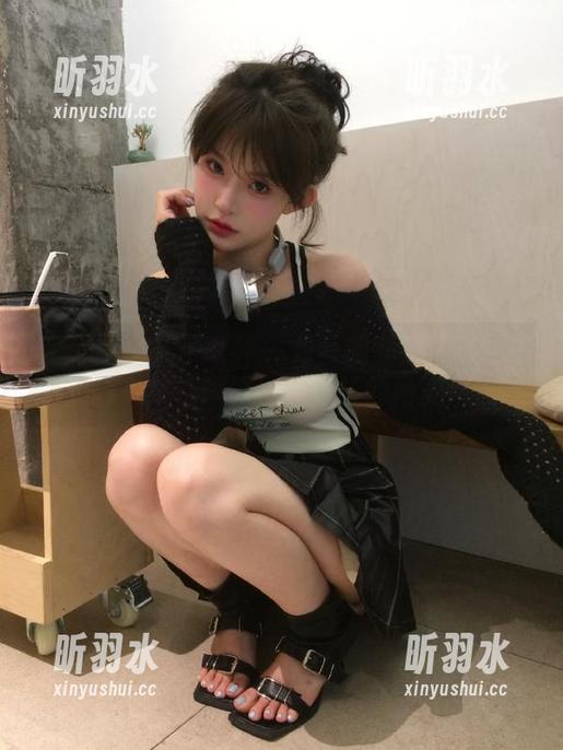 TouTiao头条女神 - 月音瞳私房写真合集：每一帧都演绎出女神般的绝美风情