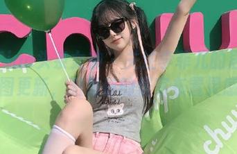 TouTiao头条女神 - 关注李菲儿的居家美图更新，激发你的居家布置灵感