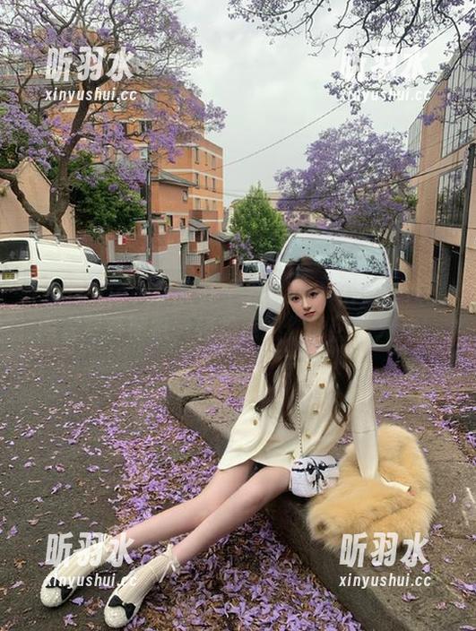 TouTiao头条女神 - 撩人的陈怡曼：性感内衣写真壁纸，轻松点燃你的热情火花！