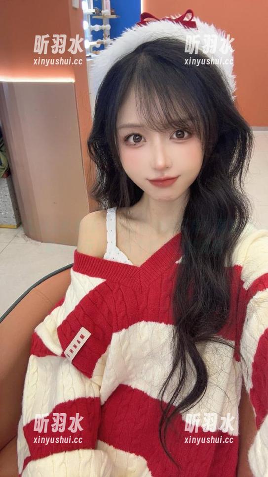 UGirls尤果网 - 司徒林短裙写真：最新图集中揭示时尚与个性并存的秘密