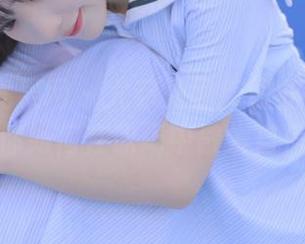 UGirls尤果网 - 尤菲儿最新职业装写真合集，教你如何在职场中散发自信魅力！