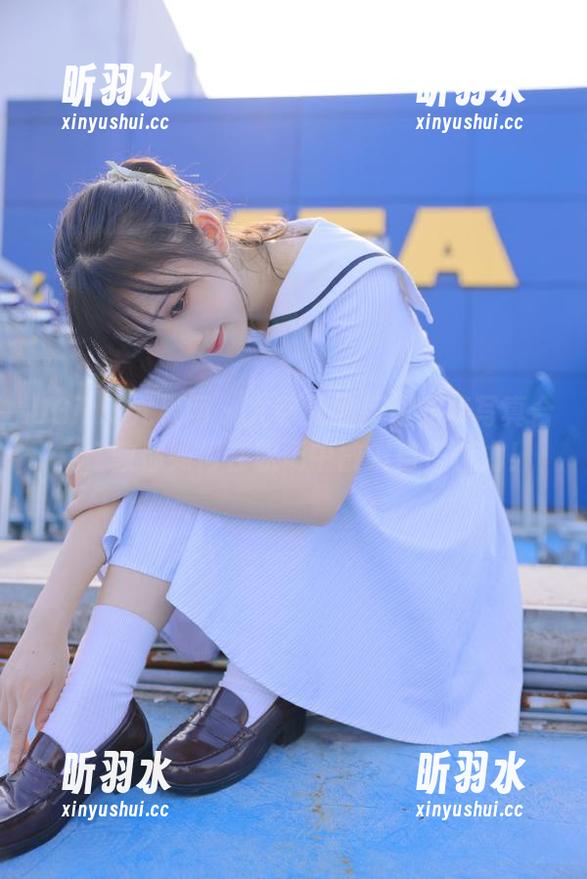 UGirls尤果网-尤菲儿 UGirls尤果网 - 尤菲儿最新职业装写真合集,教你如何在职场中散发自信魅力!