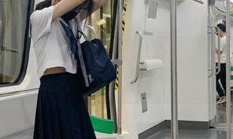 UGirls尤果网 - 高清王幼贞旅拍合集：在光影中展现人生旅途的独特风景与感动