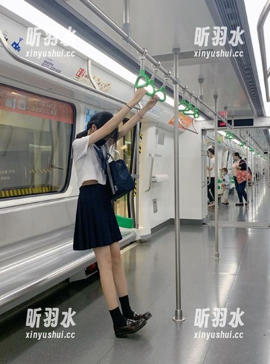 UGirls尤果网 - 高清王幼贞旅拍合集：在光影中展现人生旅途的独特风景与感动