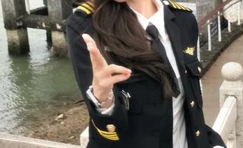 UGirls尤果网 - 细腻展现田慕儿JK魅力：图片资源带你领略青春的无限可能