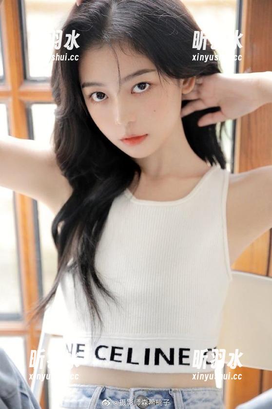 UGirls尤果网-诗朵雅 UGirls尤果网 - 穿越诗朵雅的内衣原图:图册带你感受她的独特魅力和风格!