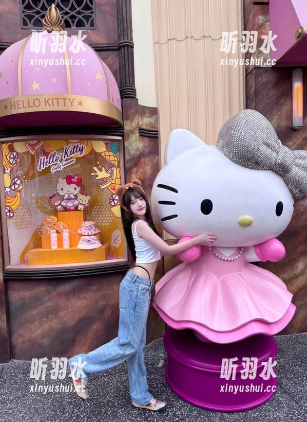 UGirls尤果网 - 收集谭晓彤泳衣高清资源，让你感受夏日的清凉与热情