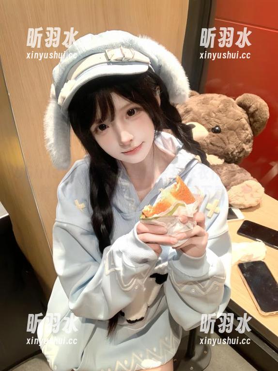 UGirls尤果网 - 体验陈宝拉泳衣作品的独特魅力，精彩内容一键免费下载！