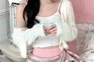 UGirls尤果网 - 陈雅漫的海边作品图包：让每一帧照片都充满夏日气息