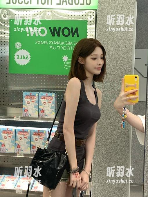 UXING优星馆 - Ayumi雪雪黑白写真全集：原图尽显她神秘之美，带你走进梦幻世界