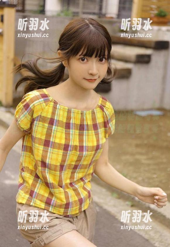 XIAOYU语画界 - 探索徐莉芝的制服写真世界：美丽壁纸带给你不一样的视觉享受