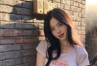 XIAOYU语画界 - 在阳光下的杨晨晨sugar：白色吊裙肉丝原图和她的精彩作品
