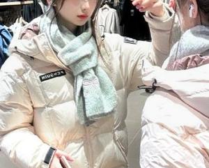 XINGYAN星颜社 - 心妍小公主的户外写真福利，原图中尽显自然之美与少女心动的瞬间