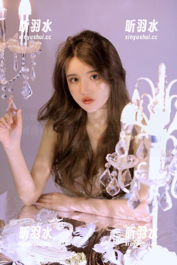 Xiuren秀人网 - 优雅与时尚共存！“Cris_卓娅祺办公室”写真原图重磅更新，诚邀观赏。