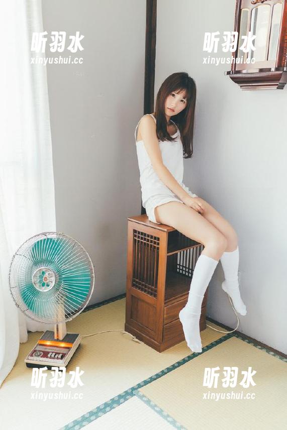 Xiuren秀人网 - Kikibaby的睡衣魅力写真：探索女性优雅与力量的完美平衡
