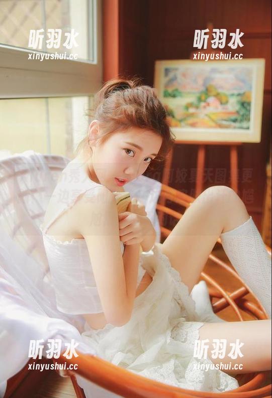 Xiuren秀人网 - laura阿姣夏天图集更新：一边享受阳光，一边与皮肤出汗的尴尬展开幽默对话