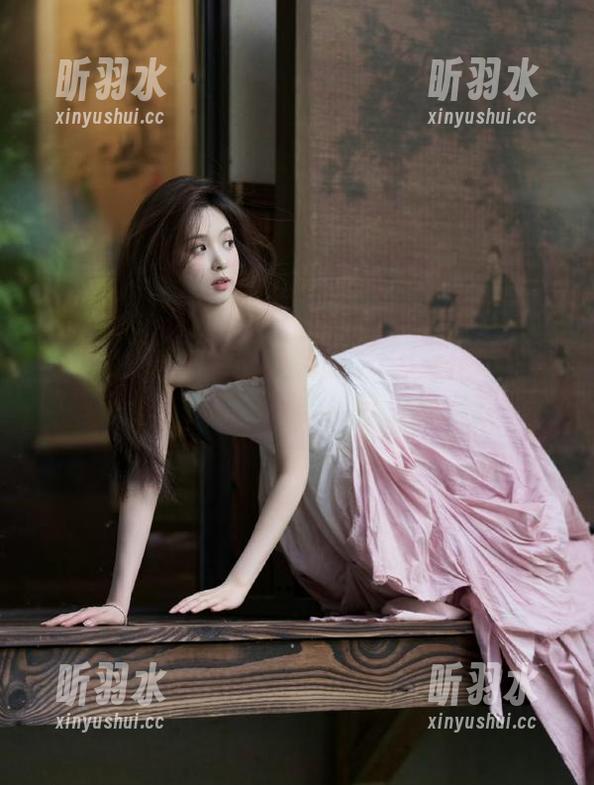 Xiuren秀人网 - 呆呆的瑞bb女仆写真精选集，带你体验另类的可爱与幽默！