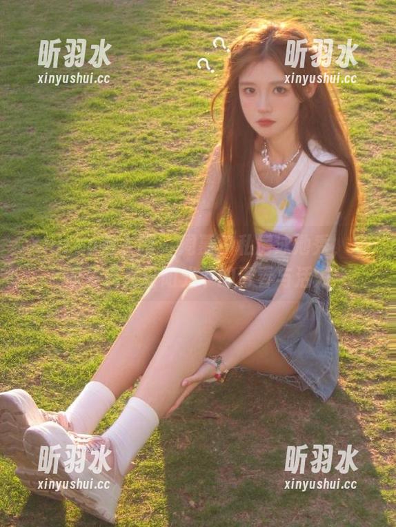 Xiuren秀人网 - 周慕汐私房泳池秀，原图呈现夏日阳光下的青春与活力