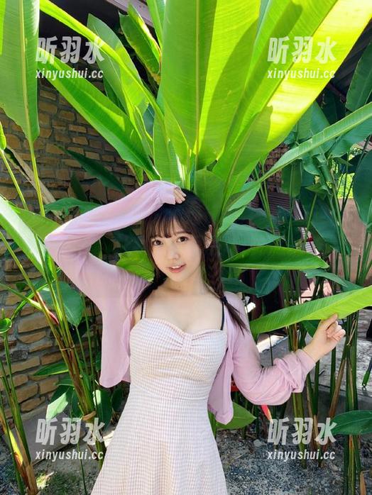 Xiuren秀人网 - 邂逅旗袍之美，夏甜甜套图分享，让我们一同品味这份优雅与风情！