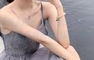 Xiuren秀人网 - 夏诗雯Sally空姐最新写真原图，感受她独特的风格与个性魅力