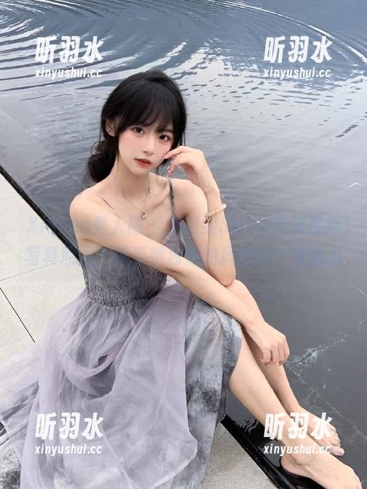 Xiuren秀人网 - 夏诗雯Sally空姐最新写真原图，感受她独特的风格与个性魅力
