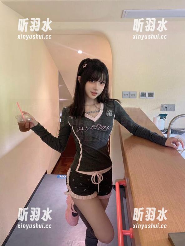 Xiuren秀人网 - 走进媃柔rourou的清纯世界，独家写真作品集，免费下载感受纯粹魅力！