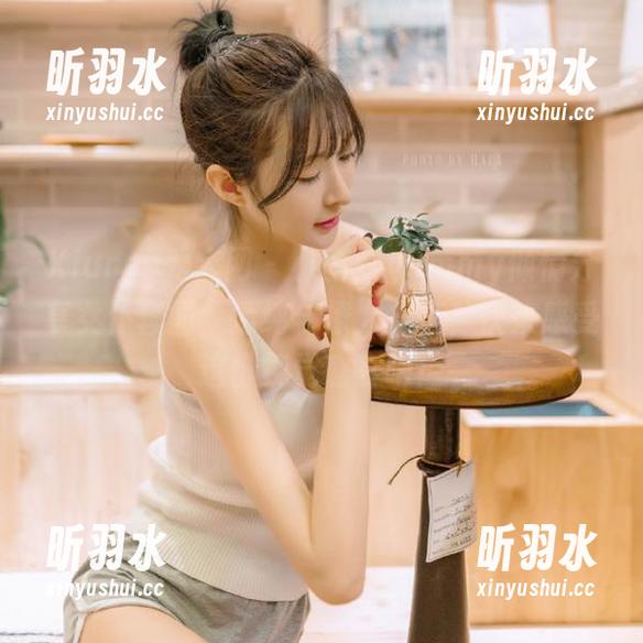 Xiuren秀人网 - 小蛮妖yummy倾情分享女仆套图，清纯与撩人并存，快来感受这份视觉盛宴吧！