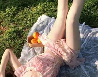 Xiuren秀人网 - 在尤Una娜的黑白写真中发现美图，免费下载尽享摄影艺术的绝妙之处