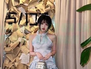 Xiuren秀人网 - 张庭蓉最新更新透明写真：展现纯真与美丽交织的感人故事！