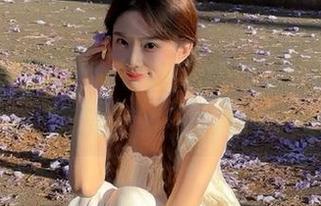 Xiuren秀人网 - 徐莉芝Botty的天台写真分享合集：感受她的艺术风格与独特气质
