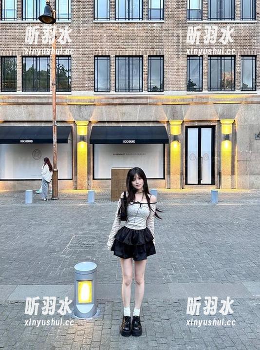 Xiuren秀人网-戴允祺 Xiuren秀人网 - 戴允祺的美腿写真作品:每张照片背后都蕴藏着青春与活力的故事