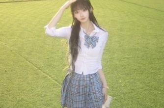 Xiuren秀人网 - 捕捉梦幻时光的抖娘利世棉袜写真图包，尽情享受靓丽人生