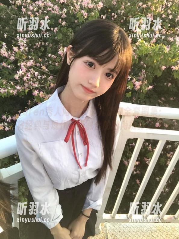 Xiuren秀人网 - 文静儿旗袍全套图集：将经典与现代完美融合的时尚摄影之旅