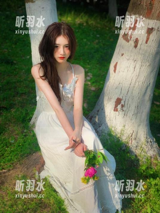 Xiuren秀人网 - 林文文白丝图包合集解析：每一张作品都在讲述一个动人的故事！
