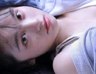 Xiuren秀人网 - 定制写真：林文文yooki用丝袜演绎时尚与个性的完美结合
