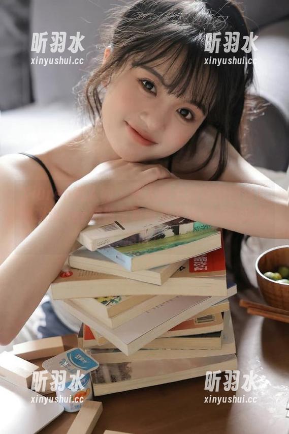 Xiuren秀人网 - 令人窒息的美图图包！潘琳琳ber短裤写真带来夏季时尚的终极指南！
