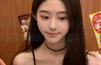 Xiuren秀人网 - 筱慧cindy全新圣诞全集，带你领略她别样风格的写真作品之美